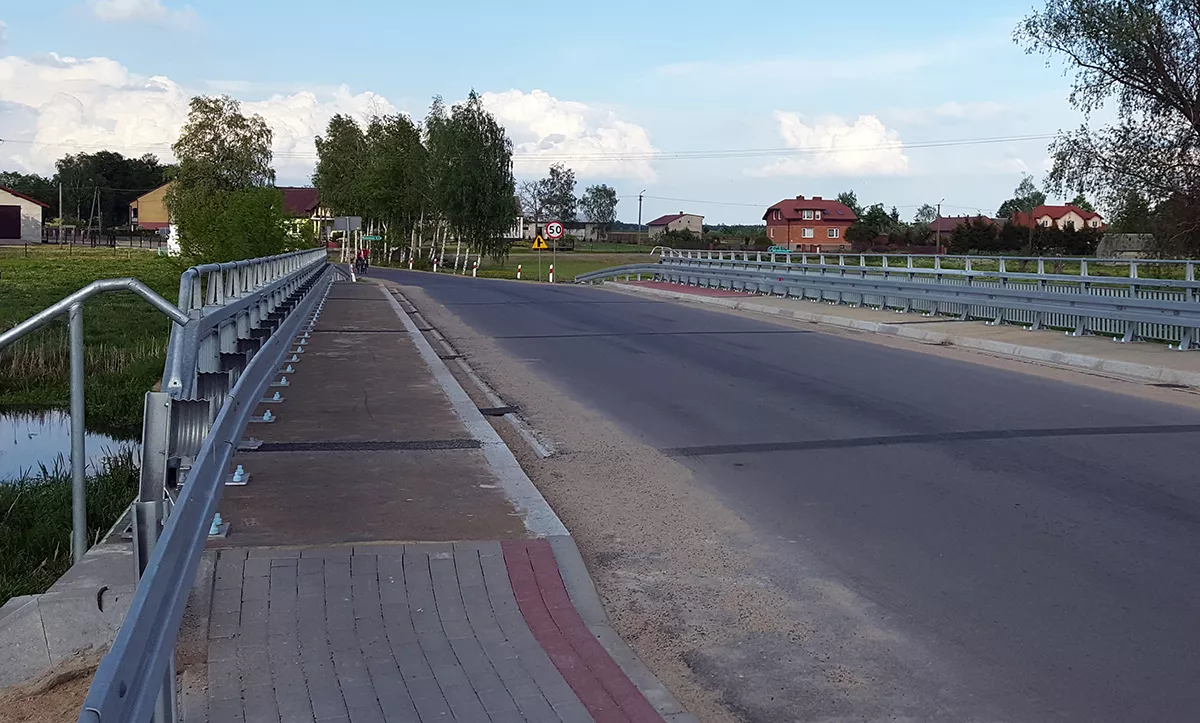 Most w miejscowości Dobrzankowo