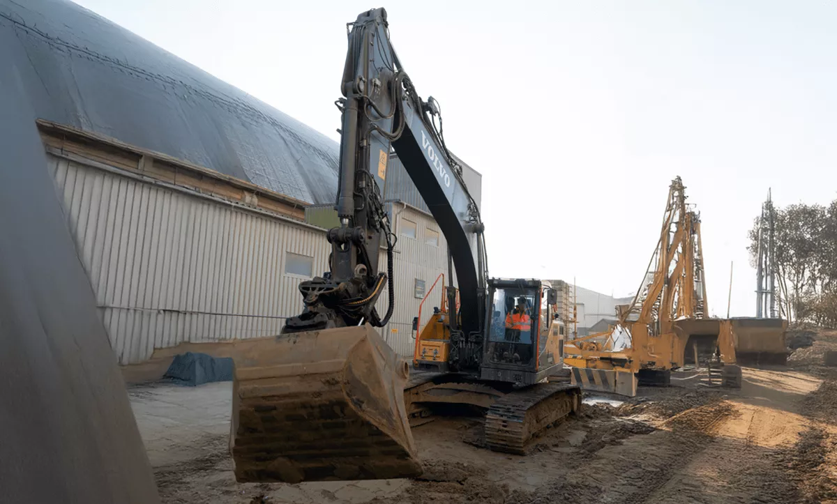 Koparka VOLVO EC220EL